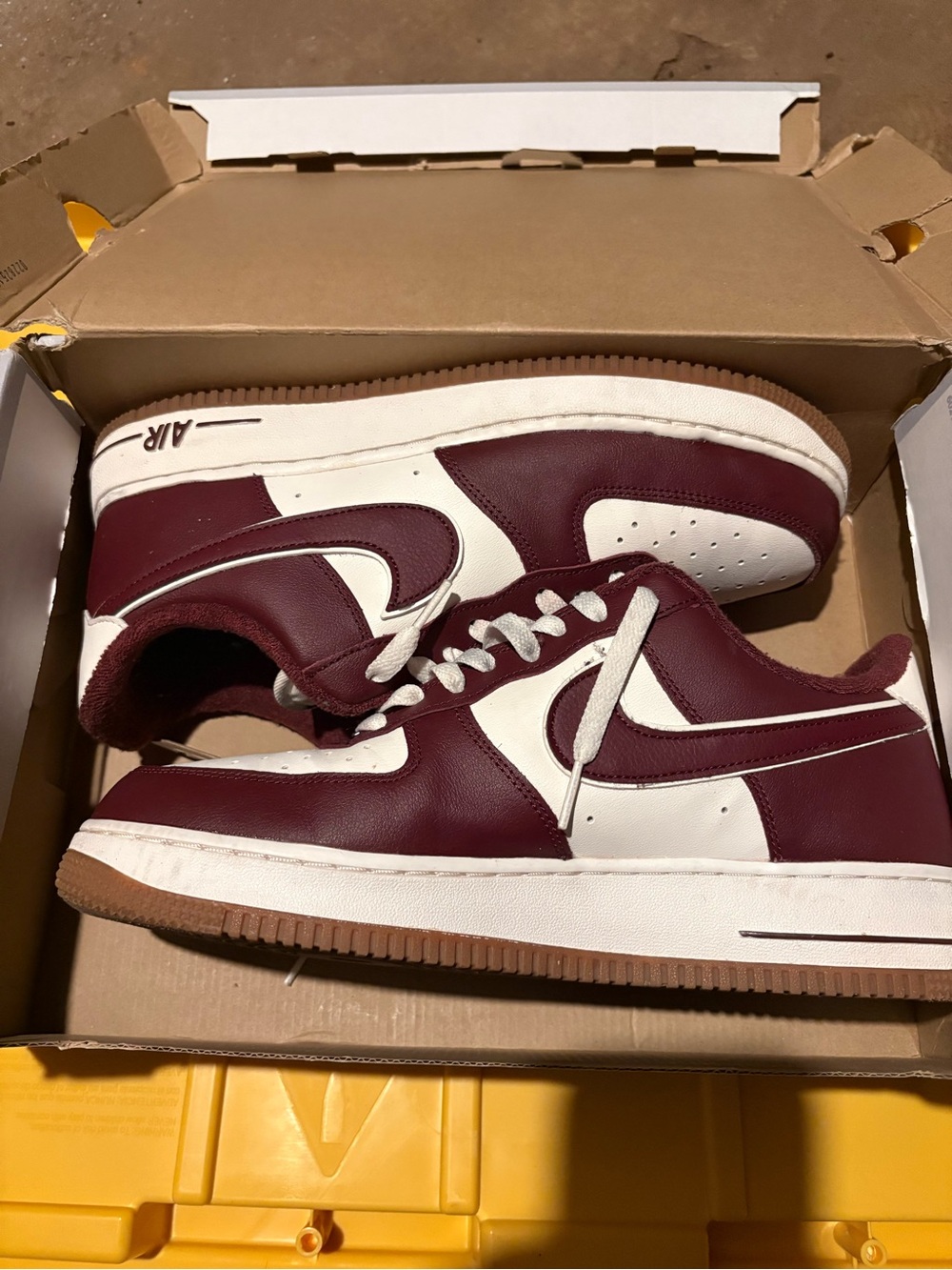 Nike Men's Maroon and White Low-Top Sneakers